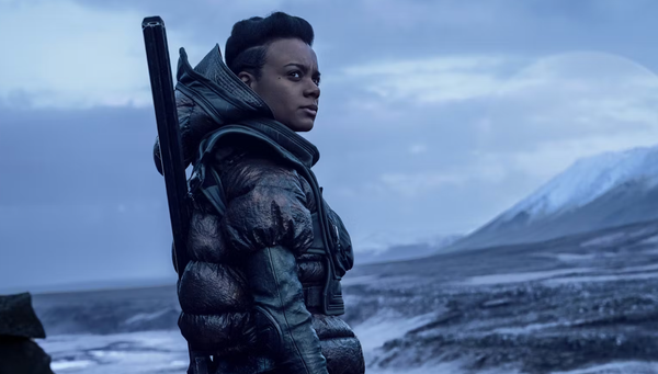 Fotograma de la serie Fundación.